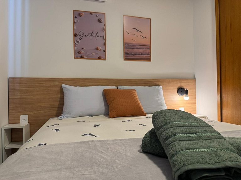 Loft no Centro c/ mezanino e vaga p/ 4 p