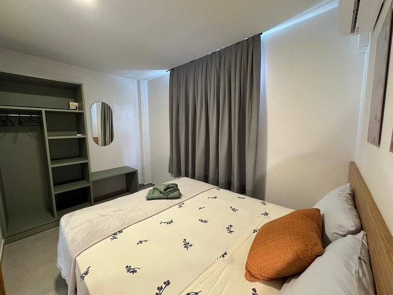 Loft no Centro c/ mezanino e vaga p/ 4 p