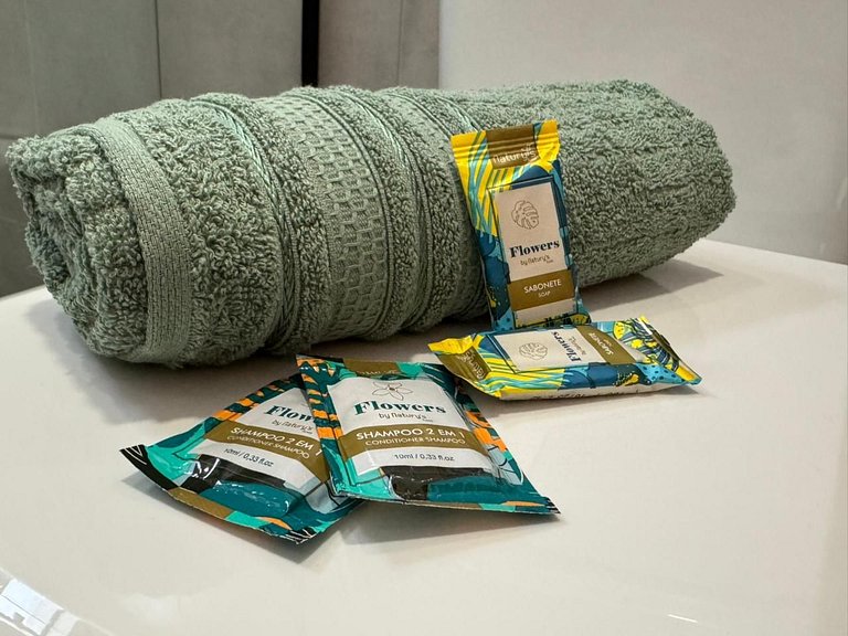 Loft no Centro c/ mezanino e vaga p/ 4 p