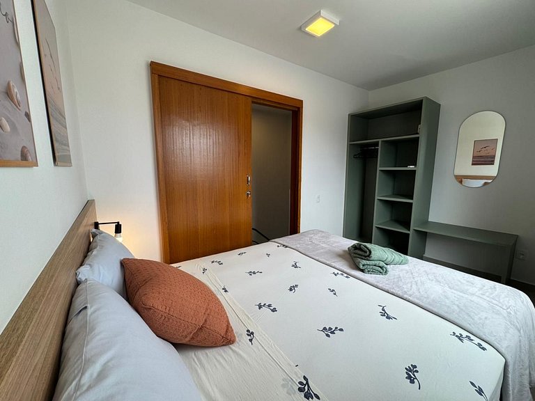 Loft no Centro c/ mezanino e vaga p/ 4 p