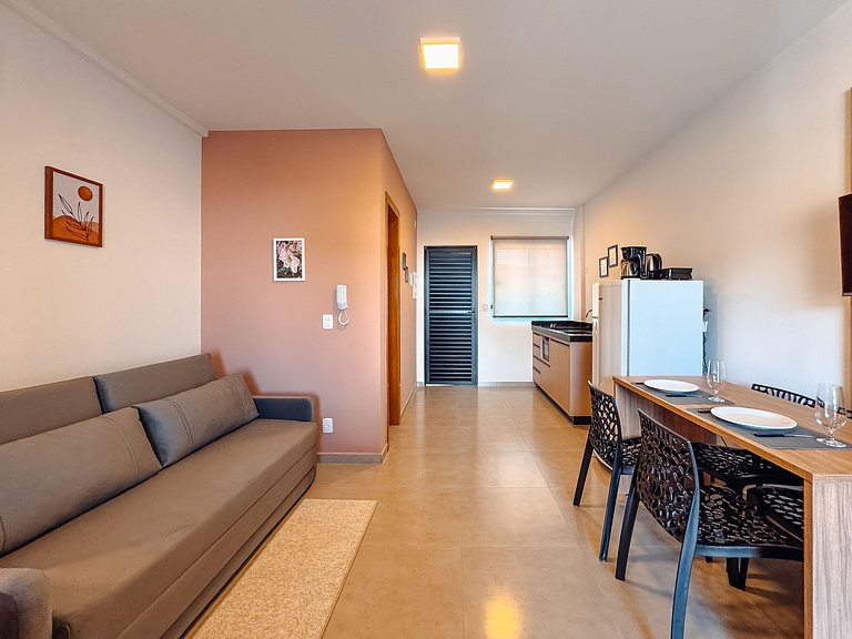 Apto Centro p/ 4 | varanda + garagem