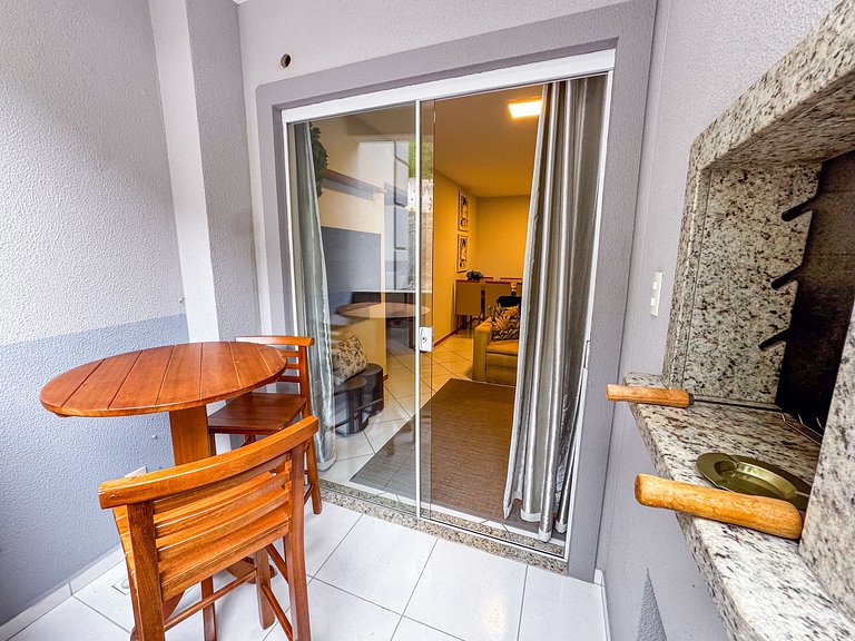 Centro Brusque | 2 Quartos com churrasq e ar cond