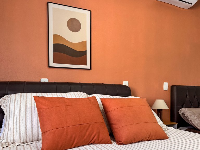 Casa c/ piscina e churrasqueira para até 6 pessoas