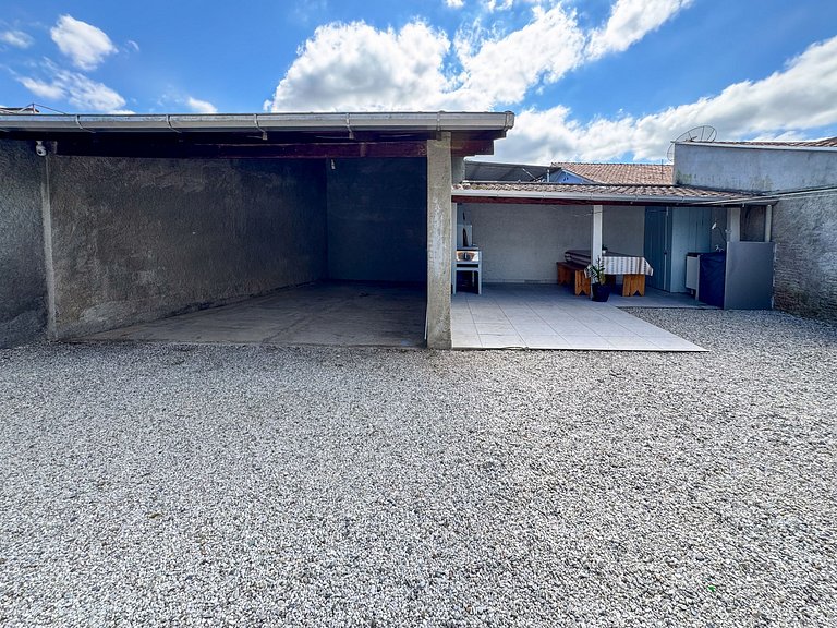 Casa c/ piscina e churrasqueira para até 6 pessoas